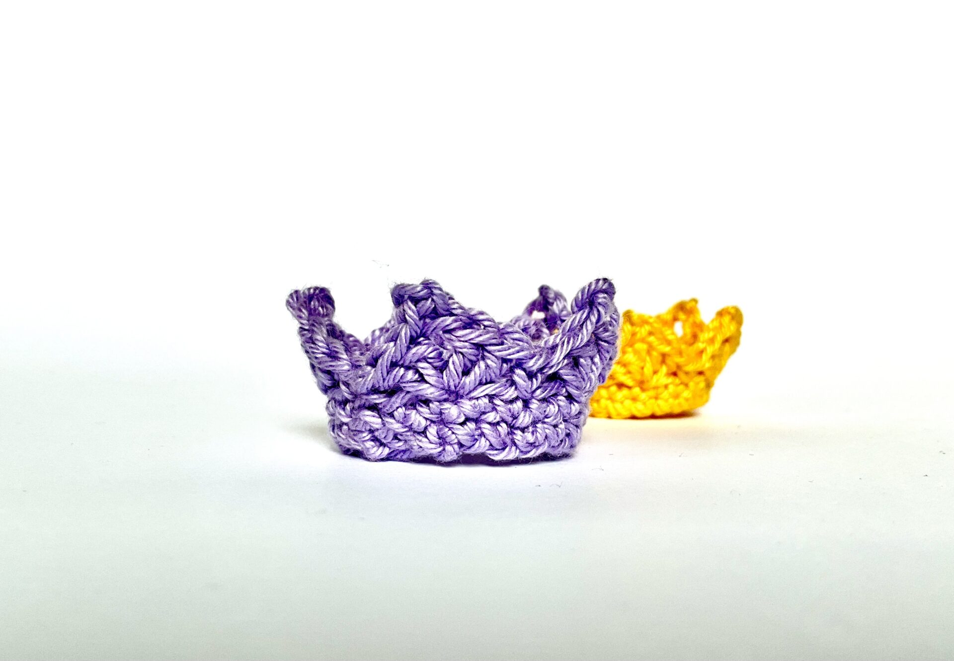 3 amigurumi crochet crowns for special toy characters your kids will love